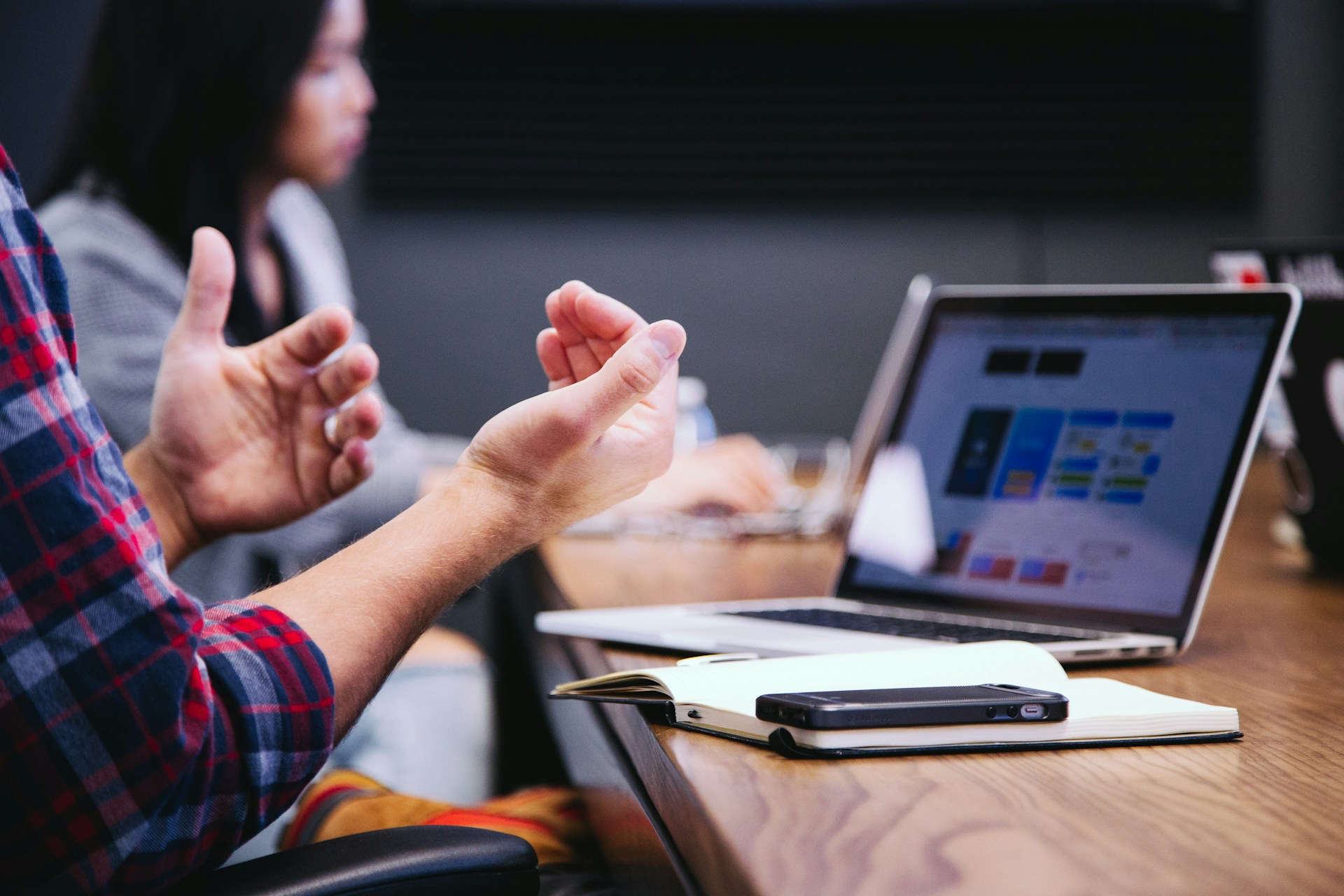 لماذا يحتاج مشروعك إلى نظام ERP الآن فورًا (وكيف ينقذك Buyini من الفوضى)